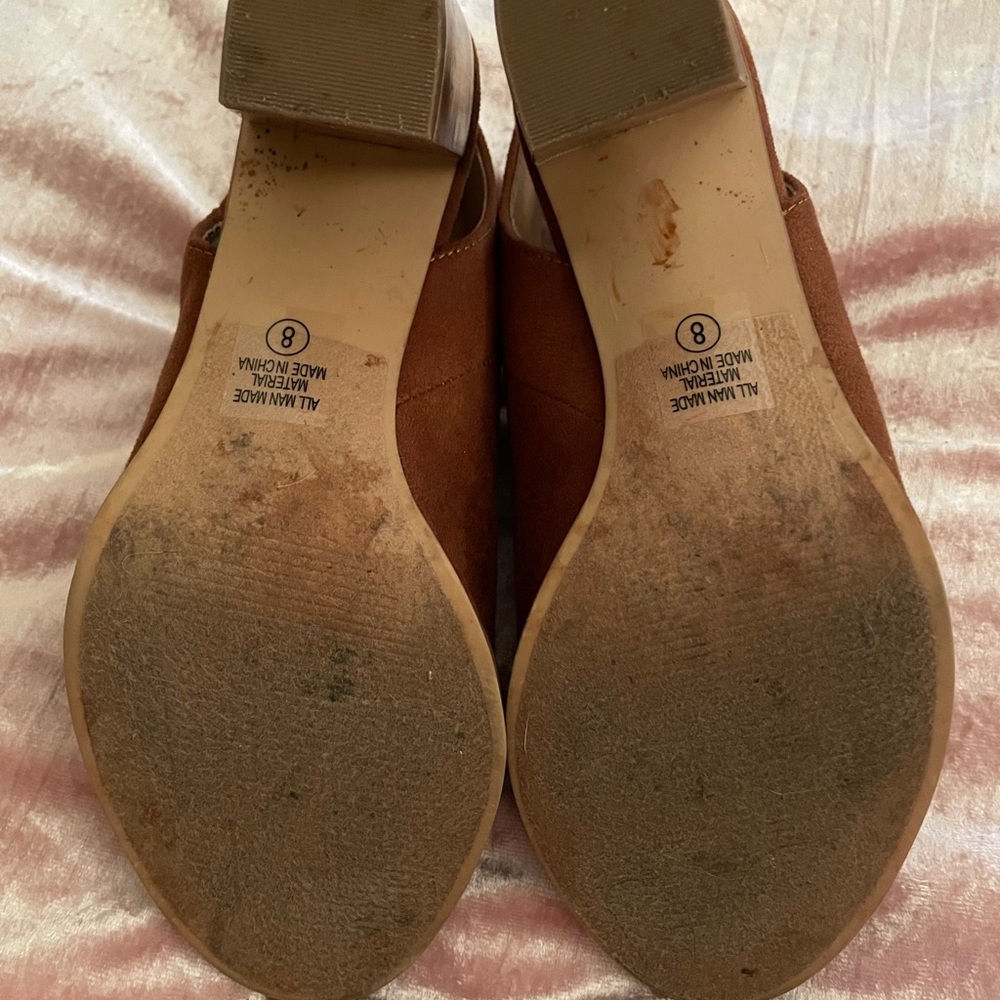 Peep Toe Rust Colored Bootie w/ Velcro Closure. Size 8 - Picture 4 of 6